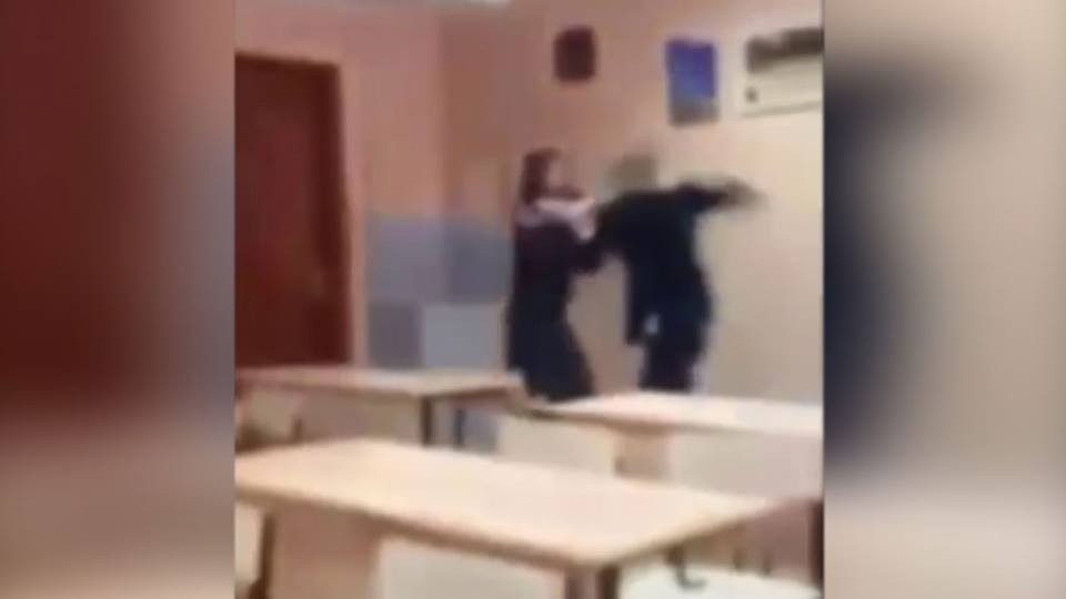 Изнасиловали с другом русскую одноклассницу
