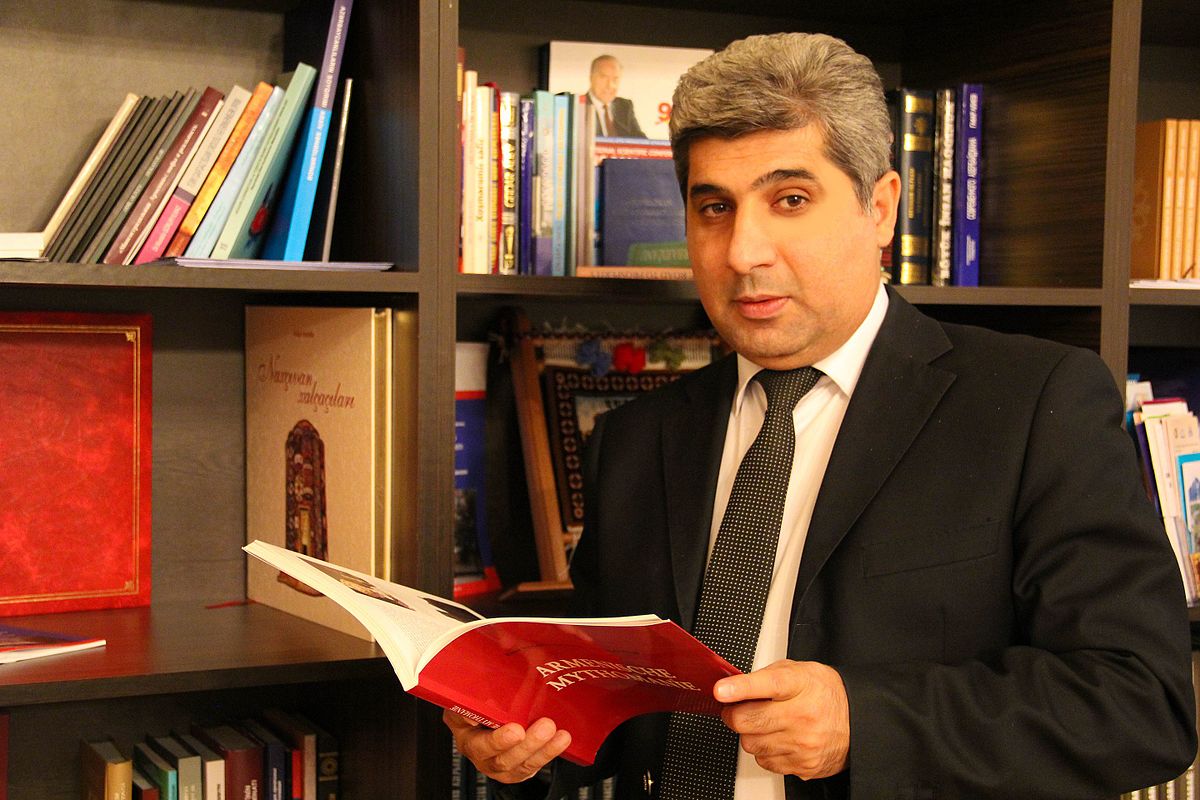 Джейхун бахманов азербайджан. Джейхун журналист. Мусаев Джейхун. Азербайджанские журналисты.