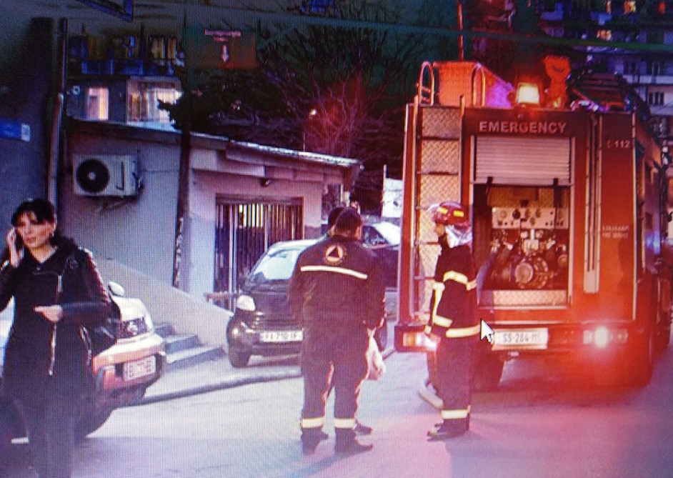 Tbilisdə yaşayış binasında güclü partlayış