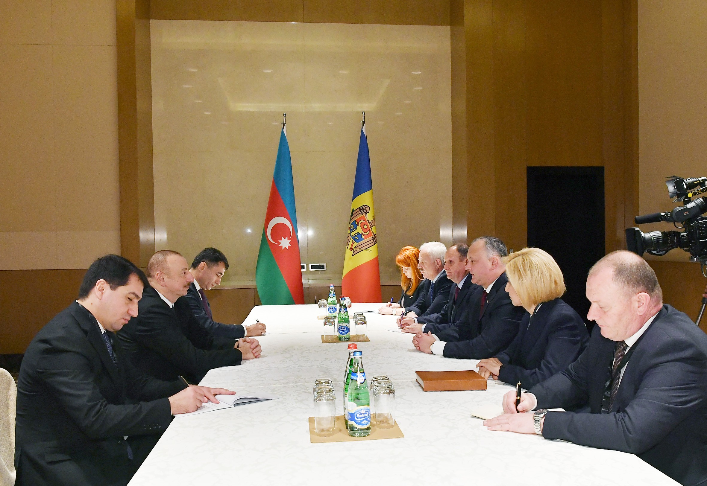 İlham Əliyev Moldova Prezidenti ilə görüşdü -