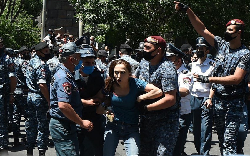 Ermənistanda mif dövrü bitdi: Siyasi bazarlığa kimlər oturacaq?
