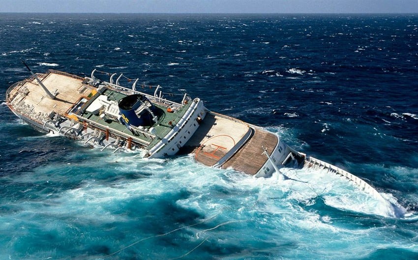 Yaponiya sahillərində gəmi batdı - 18 nəfər itkin düşdü