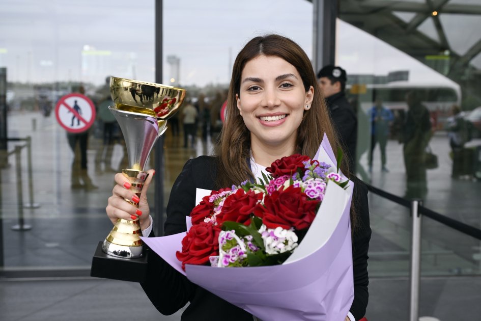 Qızıl medal qazanan ilk azərbaycanlı qadın Bakıya gəldi
